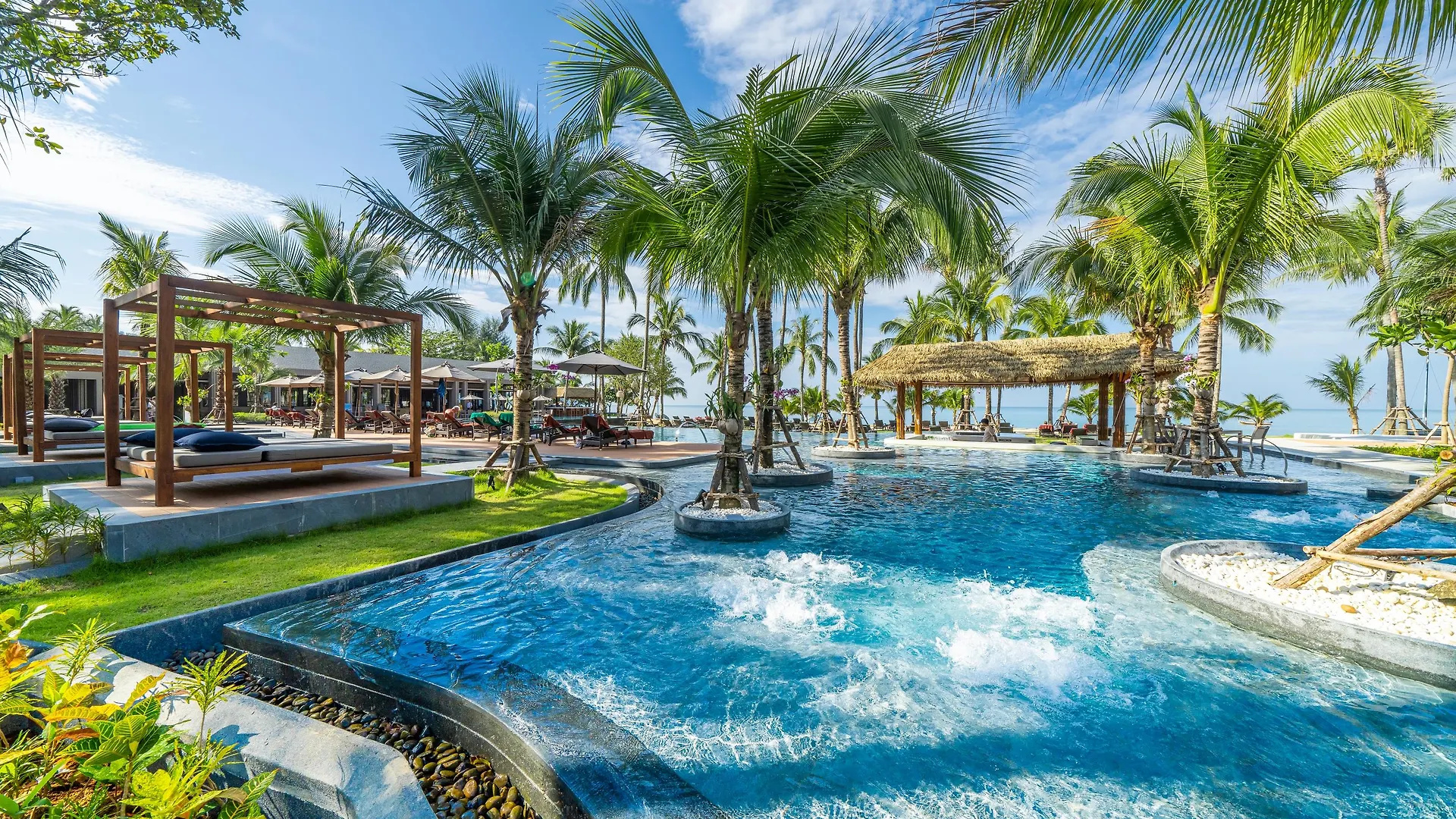Resort La Flora Khao Lak - Sha Extra Plus
