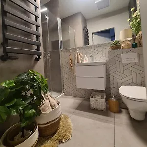 https://posnania-comfort-apartment-free-parking-self-check-in-24h.poznan-hotels.com